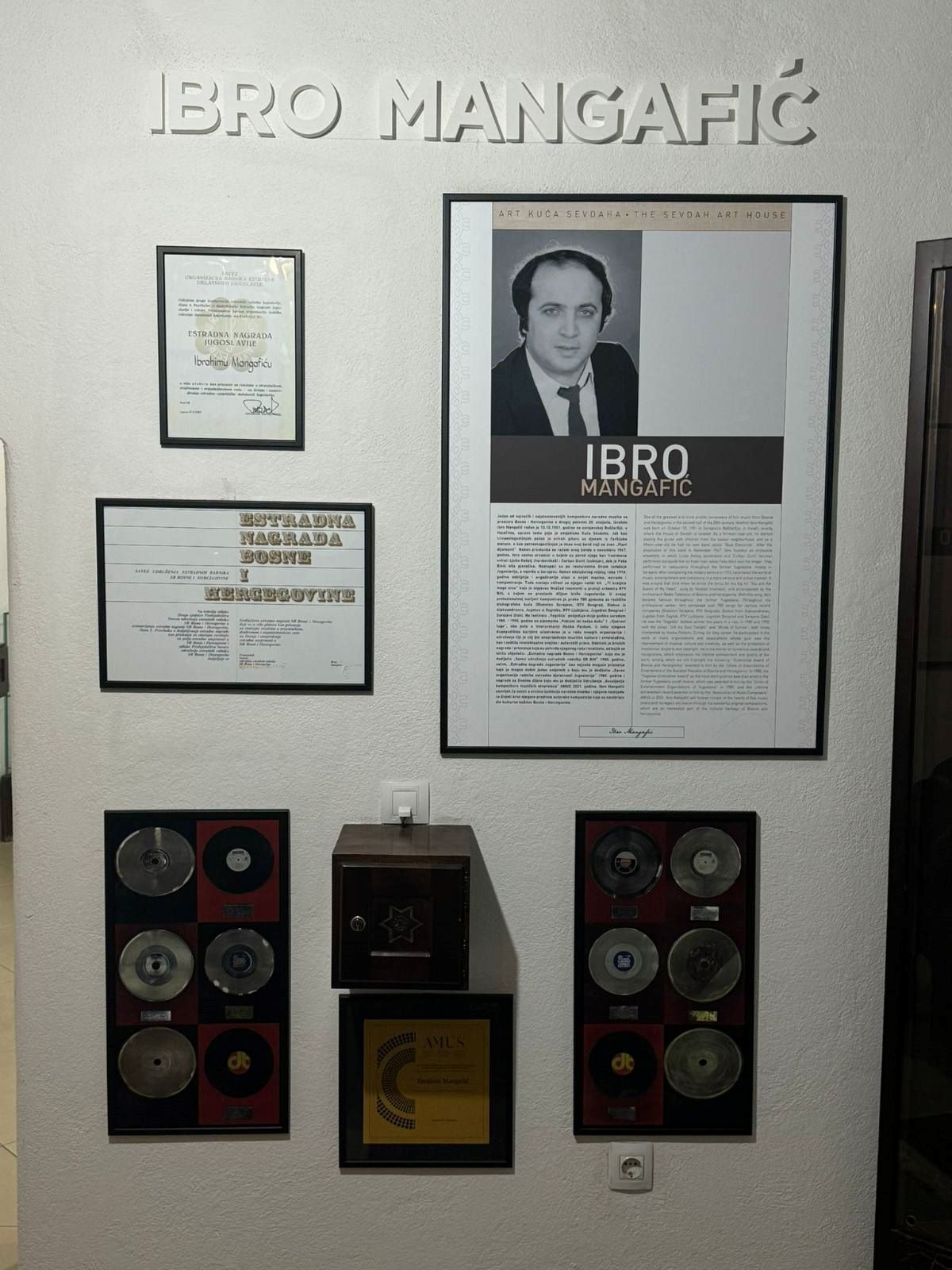75 godina Muzeja Sarajeva  Obogatili smo postavku u Art Kući Sevdaha, sa predmetima Ibrahima Ibre Mangafića, koje nam je donirala njegova kćerka Jasmina Mangafić.