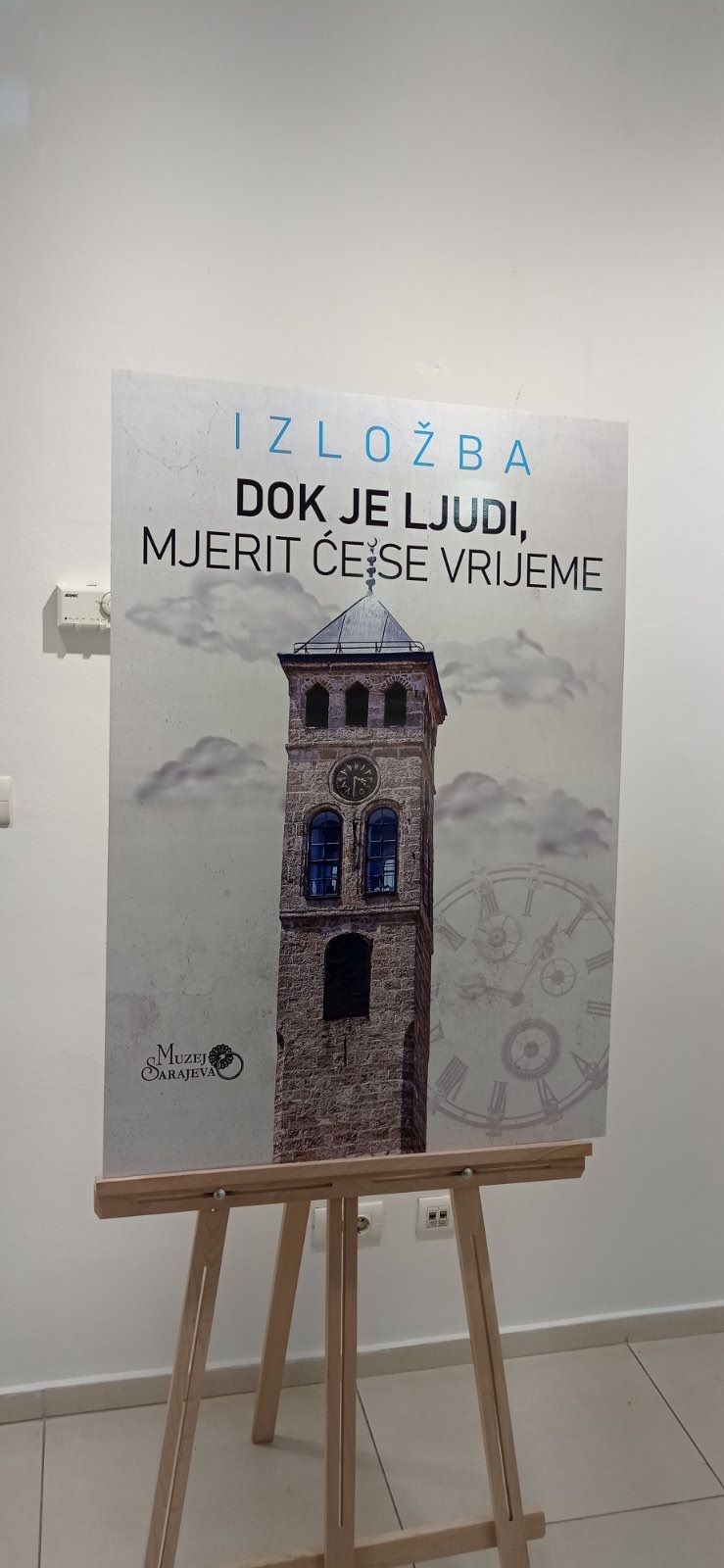 Danas je u Galeriji Općine Novi Grad otvorena izložba „Dok je ljudi, mjerit će se vrijeme“ autora, muzejskog savjetnika Moamera Šehovića.