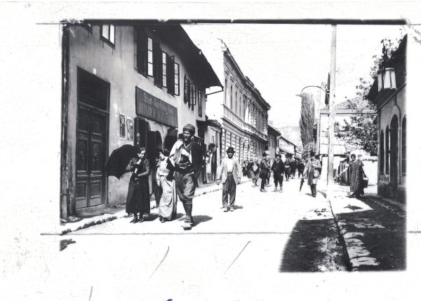 8998 - Snimak Ferhadije iz 1900_ g - vidi se Schlesingerova apoteka