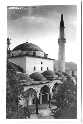 1509-NH-Pogled-na-kupole-I-unutrasnje-dvoriste-Begove-dzamije