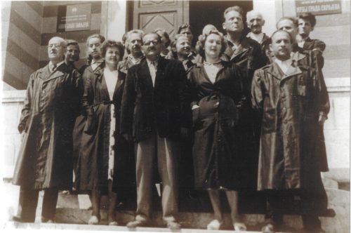 2428-Fotografija-uposlenika-Muzeja-grada-Sarajeva-sa-direktorom-Ahmetom-Grebom