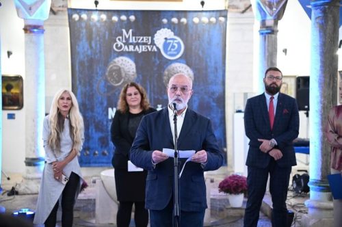 2FB5DC93-AA86-4DF8-8A95-271F7F60F035-900x597