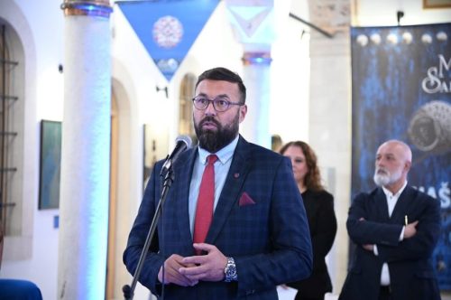 AD980E93-F544-44B6-B283-FC73F5D7165D-900x597 (1)