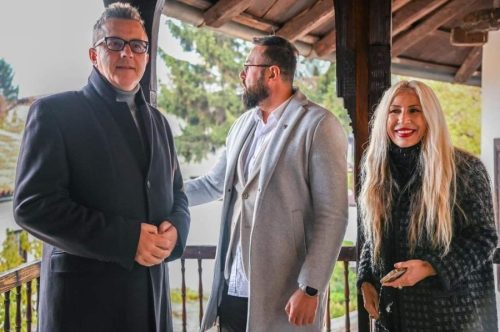 FB IMG 1732028810113-900x598