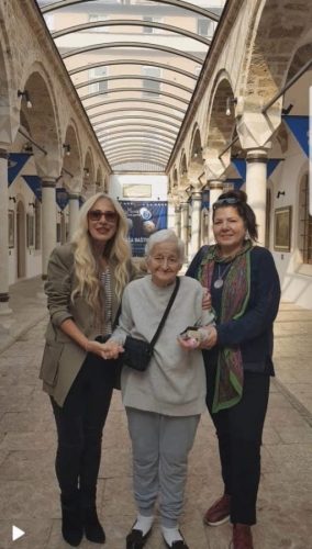 IMG-0476a64cb6e6bad6f1d03b9593b7b1bc-V-511x900