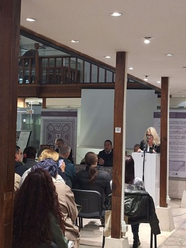 IMG-8540be8119944916b304d90b7672a354-V-675x900