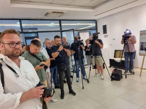 IMG-986056aa08279c8124ae9ab52593843e-V-900x675