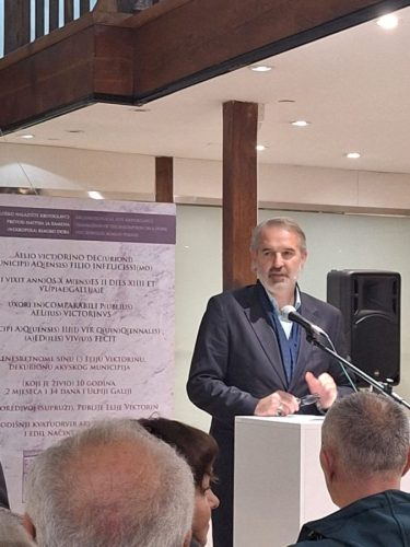 IMG-9dbf1e770ae7c6dd3b31a907b22d129c-V-675x900