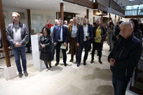 l-0a5465d6a90531b345c90ff9c250ef31-1712232702-900x600